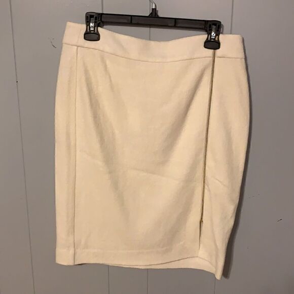 NWT Banana Republic Cream Zippered Skirt Size 8